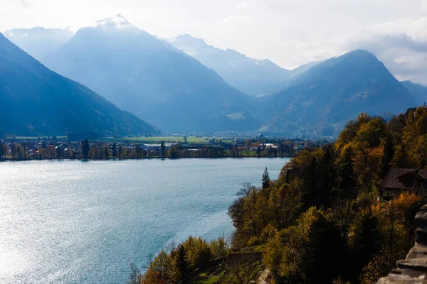 Meer Met Bladeren Van Herfst Interlaken Zwitserland — Stockfoto
