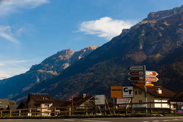 Interlaken Švýcarsko Října 2017 Interlaken Podzim Švýcarské Alpy Město Intrelaken — Stock fotografie
