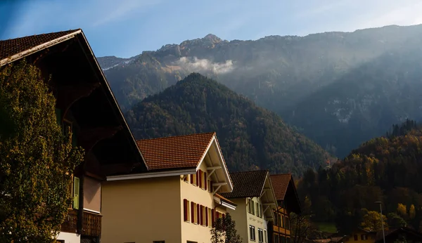 Интерлакен Швейцария Октября 2017 Года Интерлакен Осенью Швейцарские Альпы Город — стоковое фото