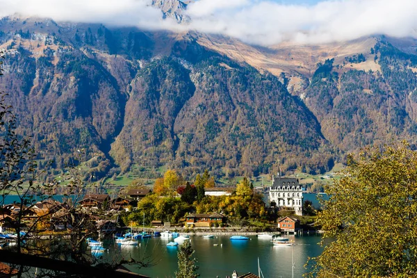 Lago Con Hojas Otoño Interlaken Suiza —  Fotos de Stock