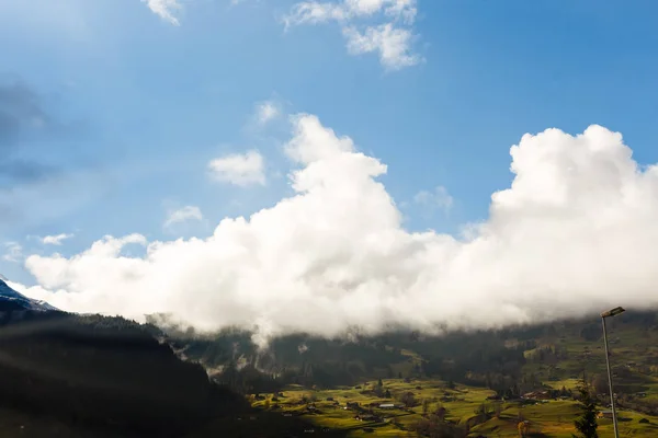 Vacker Utsikt Över Höst Bergslandskapet Molnigt Himmel — Stockfoto