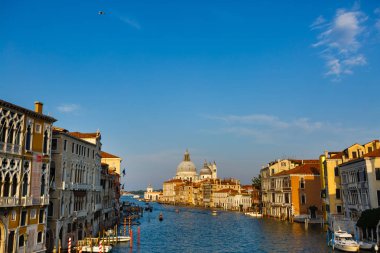 Venedik: Sabah büyük kanal boyunca