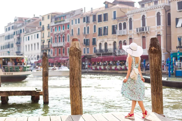 Porträtt Söt Flicka Venedig — Stockfoto