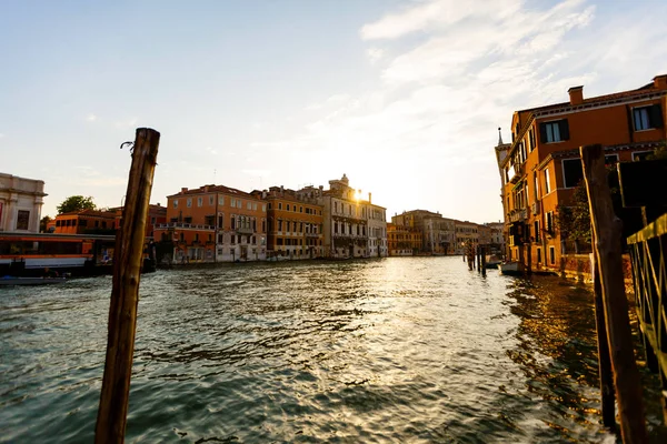 Wunderbare Aussicht Auf Venedig Morgen Reihe Von Booten Und Leuchtenden — Stockfoto