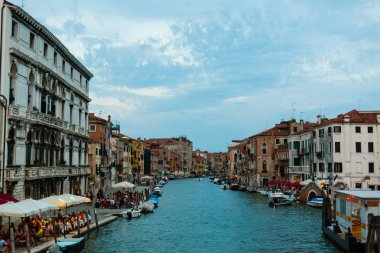 Venedik'te Romantik Venedik, İtalya Grand Canal güzel görünüm gündoğumu, tekneler