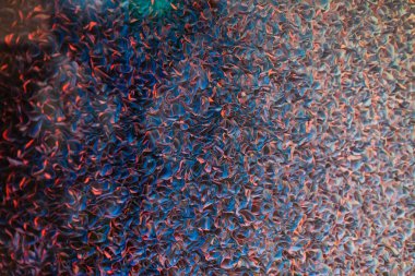 Doku mavi çiçekler pembe arka plan ile bir pastel renkli