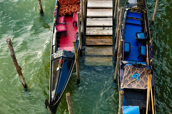 Gondoler Parkerad Nära Marks Torg Venedig Italien — Stockfoto