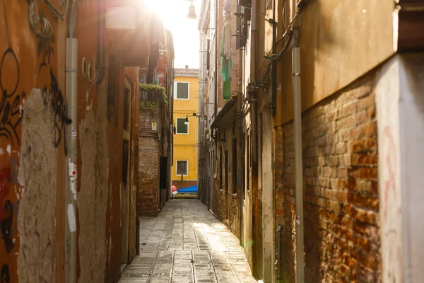 Calle Estrecha Venecia — Foto de Stock