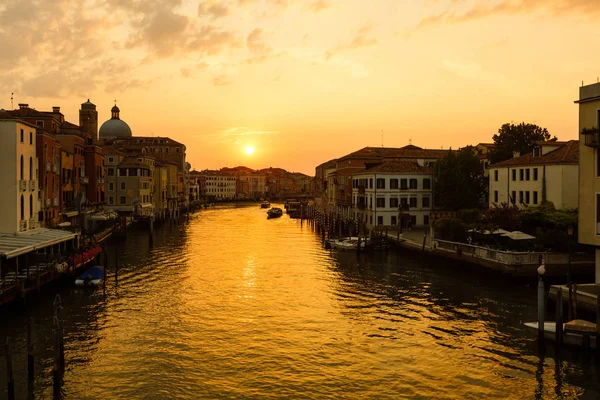 Enger Kanal Und Alte Architektur Venedig — Stockfoto