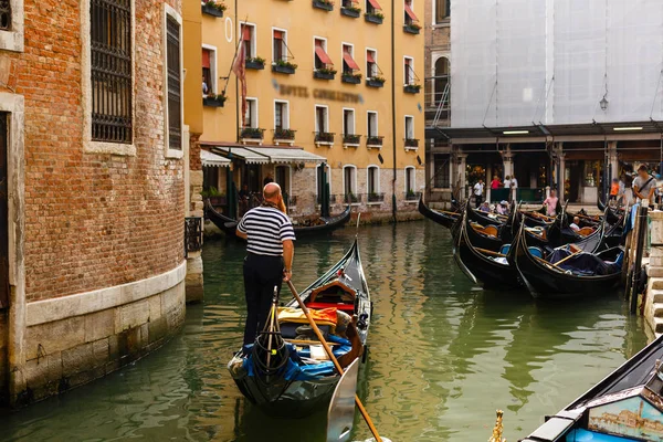 Venedig Italien Juli 2017 Venezianische Gondeln Morgenlicht Italien — Stockfoto