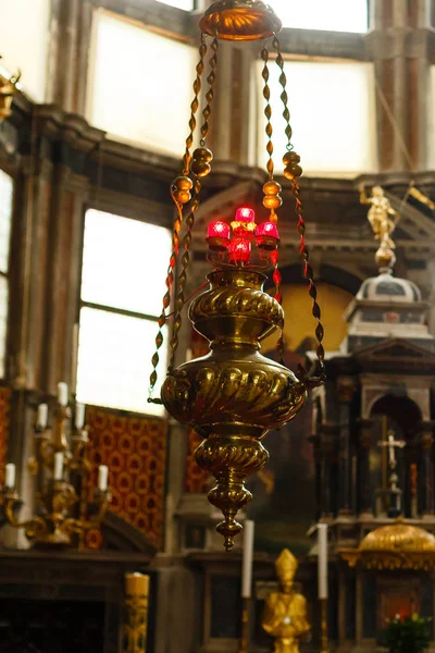 Incensario Hierro Colgando Sobre Gran Icono Iglesia —  Fotos de Stock