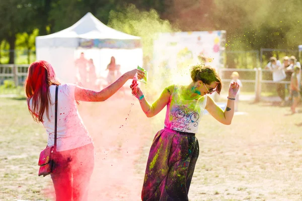 Kiev Ukraine August 2017 Portrait Happy Young Girls Holi Color — Stock Photo, Image