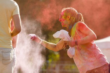 Kiev, Ukrayna - 13 Ağustos 2017: Kutlama renk Holi Festival