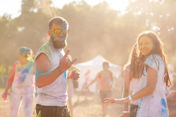 Kiev Ukraine Août 2017 Portrait Couple Heureux Amoureux Festival Holi — Photo