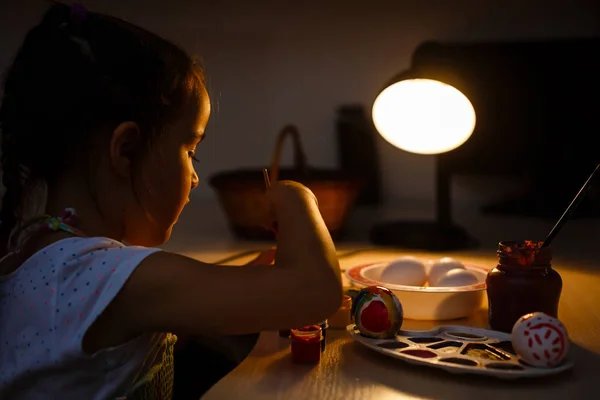 Cute Little Girl Drawing Paint Easter Eggs Sitting Table — Stock Photo, Image