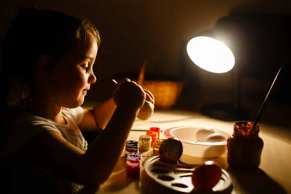 Cute Little Girl Drawing Paint Easter Eggs Sitting Table — Stock Photo, Image