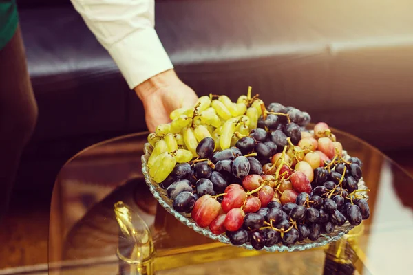 Waiter Putting Fruit Tray Table Wedding Banquet — Stock Photo, Image