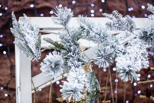 Concetto Natalizio Rami Abete Rosso Innevati Pronti Decorazione — Foto Stock