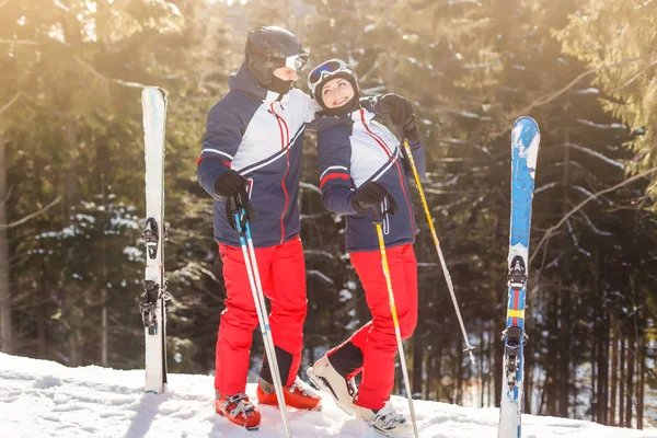 Couple Skiing Suits Posing Winter Forest — Stock Photo, Image