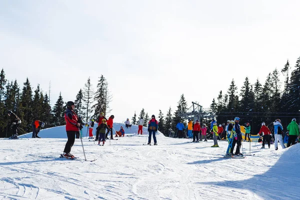 Kış Tatili Için Panoramik Spor Merkezi Manzarası — Stok fotoğraf