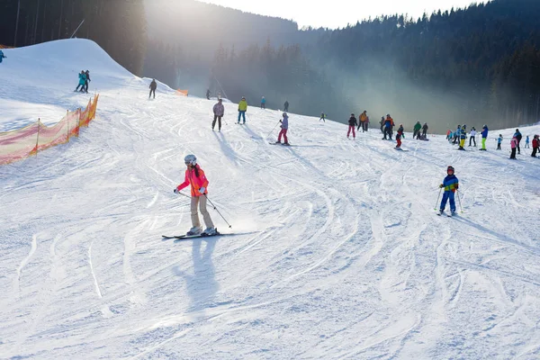 Panoramiczny Widok Ośrodek Sportowy Zimowe Wakacje — Zdjęcie stockowe