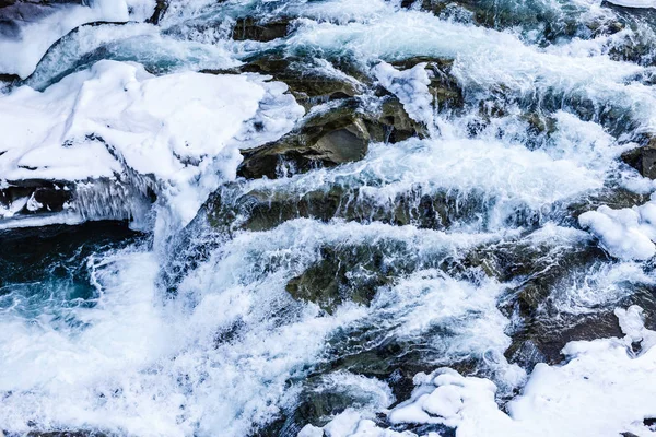 Vue Panoramique Rivière Rocheuse Sauvage Dans Les Bois Gelés — Photo