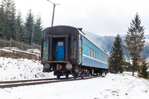 Berglandschaft Und Bahnhof — Stockfoto