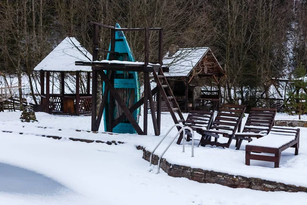 Holzhäuser Schnee — Stockfoto