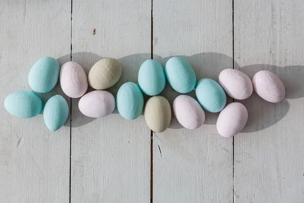 Pile Easter Eggs Pastel Colors White Wooden Planks — Stock Photo, Image