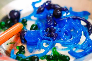 Resimli palet, yakın plan. 