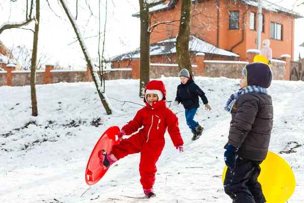 Happy Family Playing Snow Winter Park — Stock Photo, Image