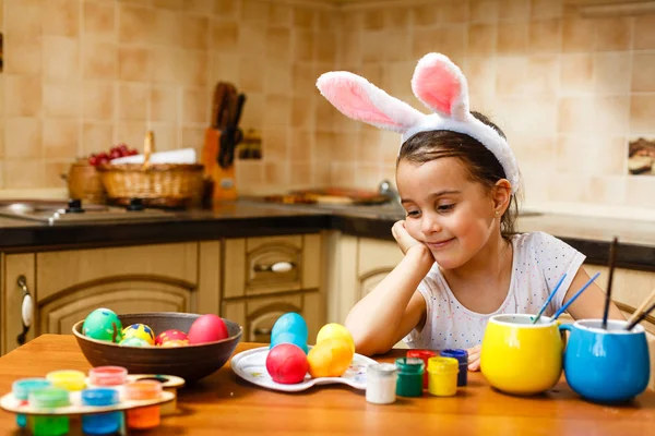 Pequeña Pintura Alegre Huevos Pascua —  Fotos de Stock