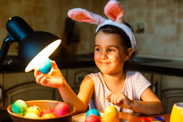 Pequeña Pintura Alegre Huevos Pascua —  Fotos de Stock