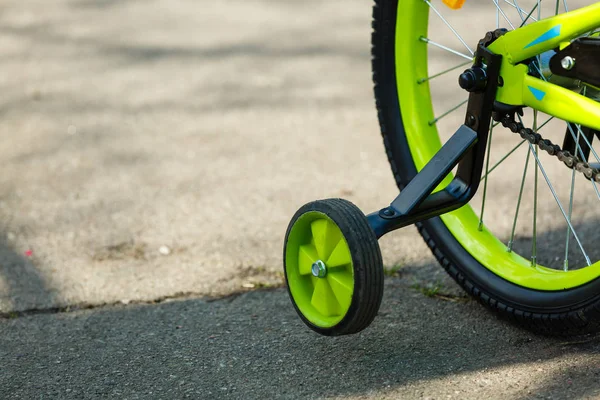 Rodas Segurança Uma Bicicleta Closeup — Fotografia de Stock