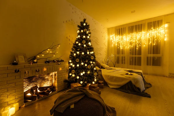 Acogedor Interior Luz Con Decoraciones Navidad —  Fotos de Stock