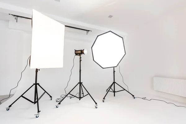 Estúdio Fotográfico Com Equipamento Iluminação — Fotografia de Stock
