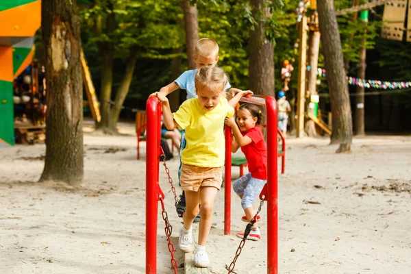 Kinderen Speelplaats Het Park — Stockfoto