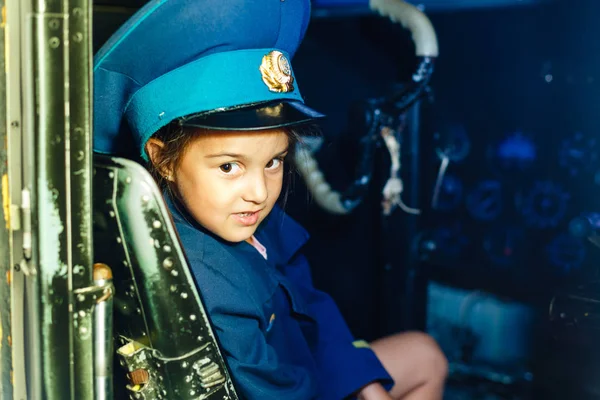 Retrato Menina Uniforme Piloto — Fotografia de Stock