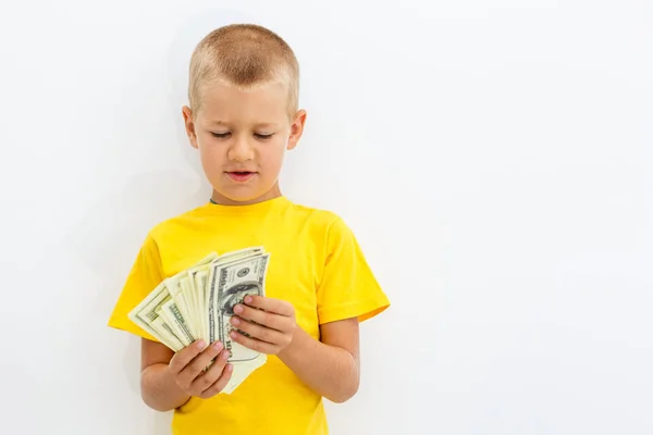 Jeune Garçon Avec Cent Dollars Sur Fond Blanc — Photo