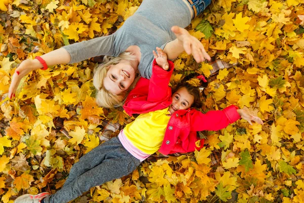 Mother Daughter Having Fun Autumn Yellow Park — Stock Photo, Image