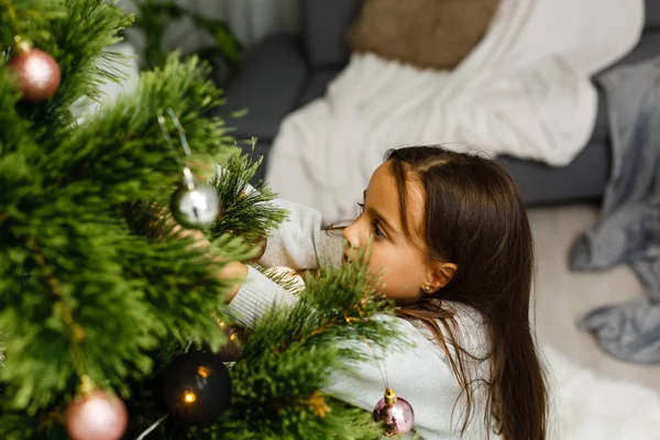 Little Girl Decorating Christmas Tree Stylish Living Room — Stock Photo, Image