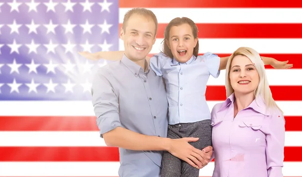 Familia Joven Feliz Con Niño Bonito Posando Sobre Fondo Blanco —  Fotos de Stock