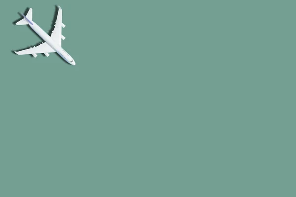 Modelo Avião Avião Fundo Cor Verde — Fotografia de Stock
