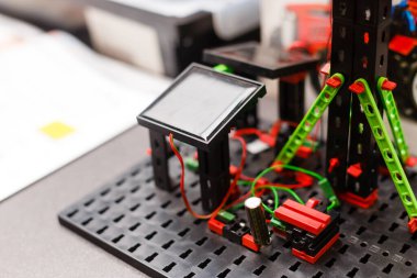 Masada renkli bir oyuncak. Yüksek kalite fotoğraf