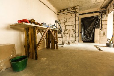 Yenileme konsepti - restorasyon sırasında oda