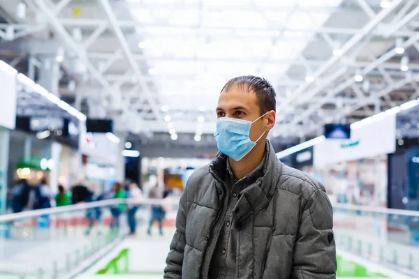 Homem Usando Máscara Para Proteger Novel Coronavirus 2019 Poeira Grave — Fotografia de Stock