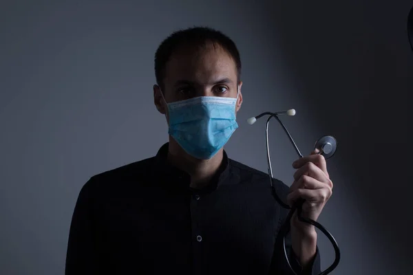 Hombre Fuerte Usando Máscara Para Prevenir Virus Gripe Contaminación Del —  Fotos de Stock