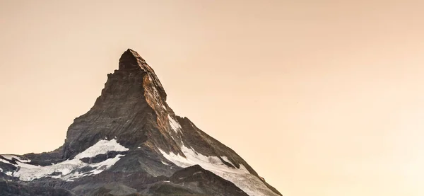 Zermatt Suíça Montanha Matterhorn Perto Lago Grindjisee Com Flores Primeiro — Fotografia de Stock