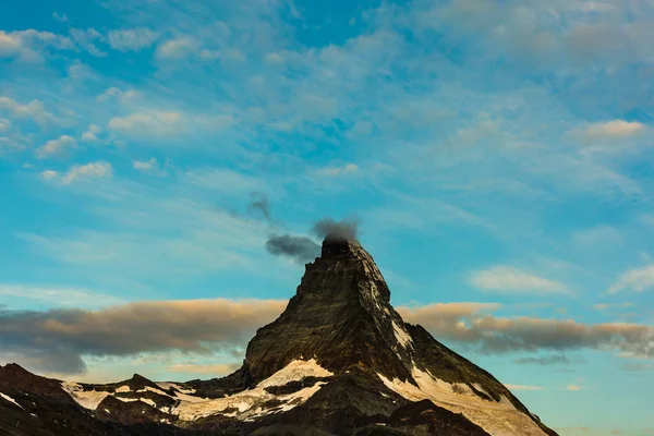 Manhã Verão Ensolarada Aldeia Zermatt Com Pico Matterhorn Backgroud Bela — Fotografia de Stock