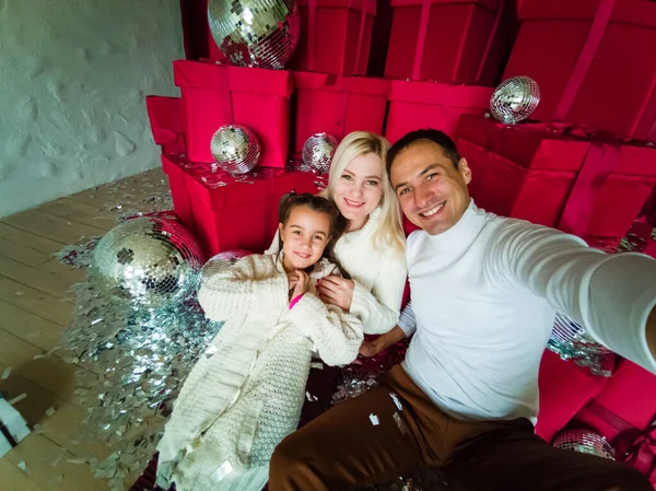 Ritratto Famiglia Amichevole Sera Natale — Foto Stock